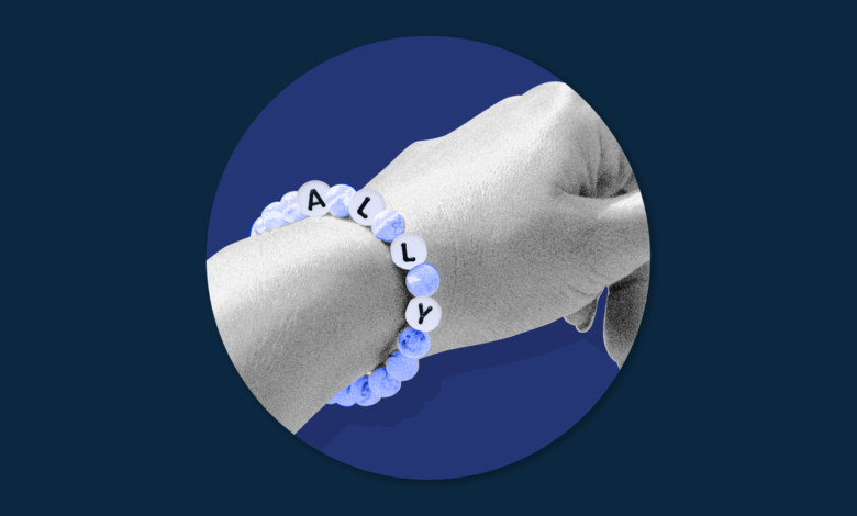 The Blue Friendship Bracelet Trend, Explained The Blue Friendship Bracelet Trend, Explained