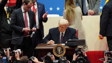 Trump ‘scraps’ birthright citizenship: Who will it affect? | Donald Trump News