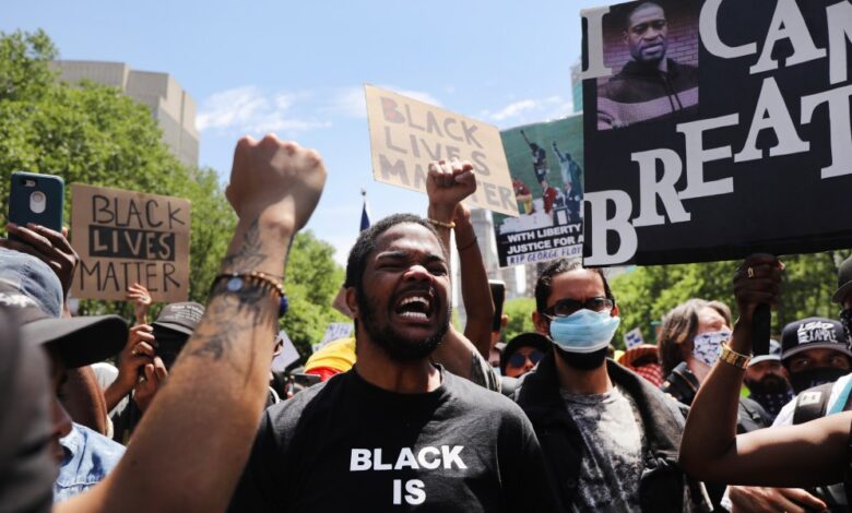 Anti-racist resources: The books, articles, Instagram accounts, and more that Fortune staffers recommend Anti-racist resources: The books, articles, Instagram accounts, and more that Fortune staffers recommend