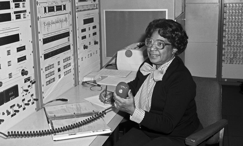 Before #BlackLivesMatter: The Roots of Black Digital Activism Before #BlackLivesMatter: The Roots of Black Digital Activism